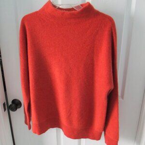 Tahari 100% cashmere sweater
